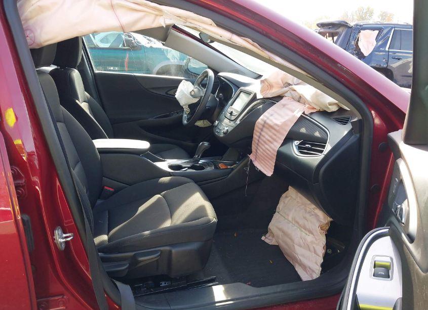 Photo 5 of 2018 Chevrolet Malibu LT (VIN 1G1ZD5ST1JF196229)