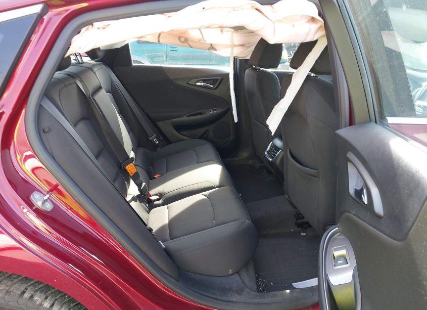 Photo 8 of 2018 Chevrolet Malibu LT (VIN 1G1ZD5ST1JF196229)