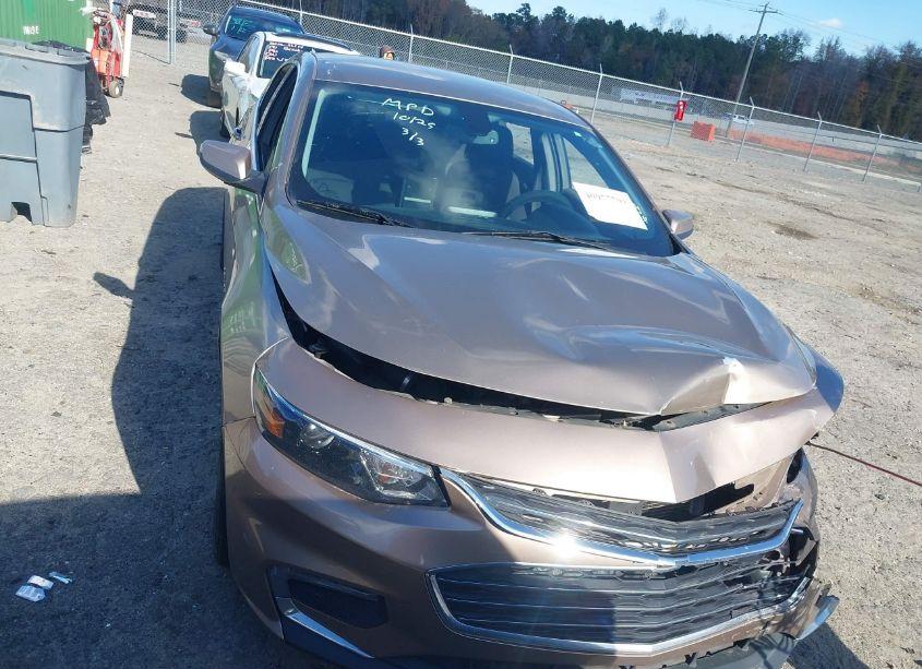 Photo 11 of 2018 Chevrolet Malibu LT (VIN 1G1ZD5ST1JF209528)