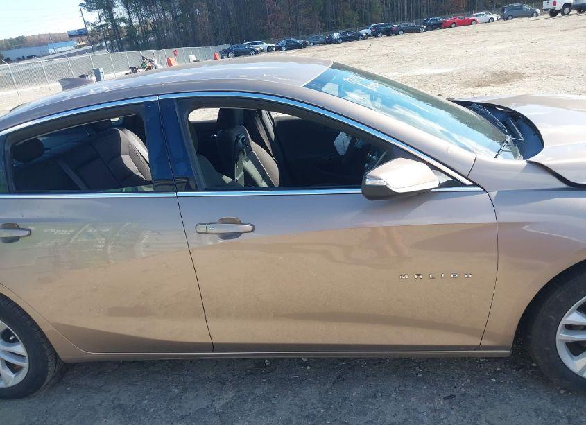 Photo 12 of 2018 Chevrolet Malibu LT (VIN 1G1ZD5ST1JF209528)