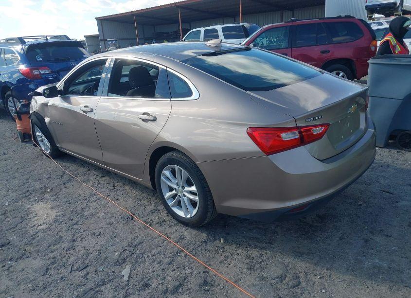 Photo 3 of 2018 Chevrolet Malibu LT (VIN 1G1ZD5ST1JF209528)