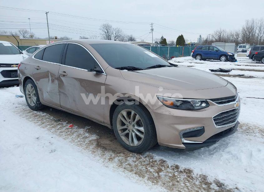 2018 Chevrolet Malibu LT (VIN 1G1ZD5ST1JF209738) main photo