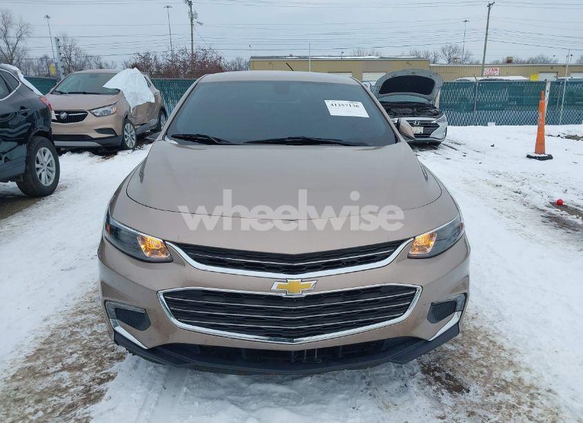 Photo 12 of 2018 Chevrolet Malibu LT (VIN 1G1ZD5ST1JF209738)