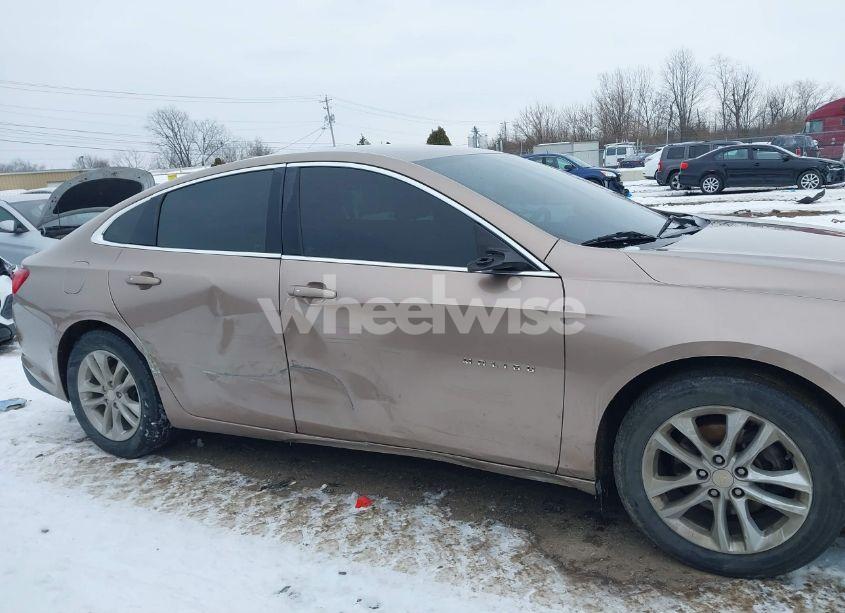Photo 13 of 2018 Chevrolet Malibu LT (VIN 1G1ZD5ST1JF209738)