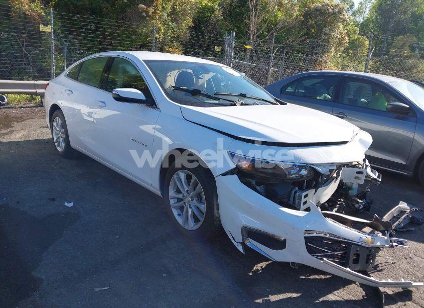 2018 Chevrolet Malibu LT (VIN 1G1ZD5ST1JF215880) main photo