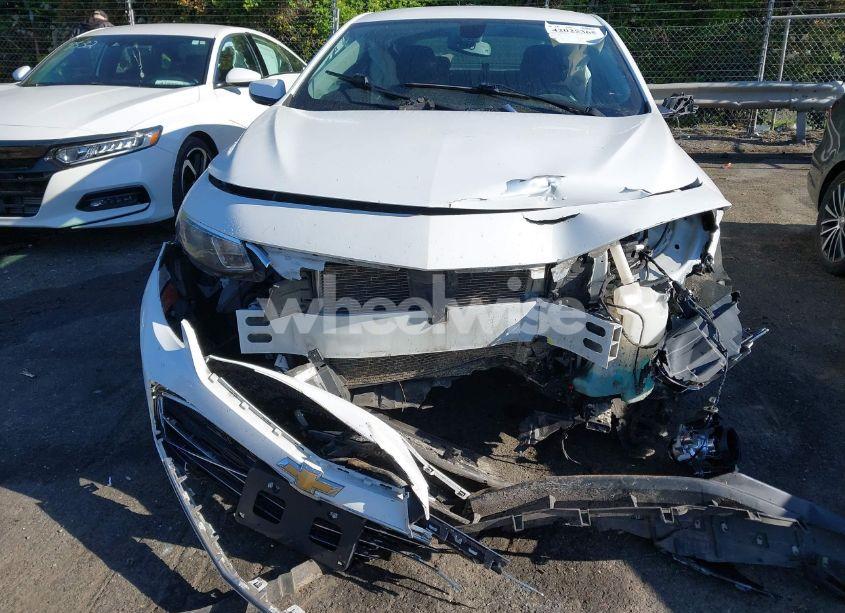 Photo 12 of 2018 Chevrolet Malibu LT (VIN 1G1ZD5ST1JF215880)