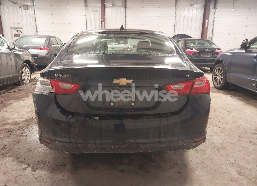 Photo 16 of 2018 Chevrolet Malibu LT (VIN 1G1ZD5ST1JF217841)