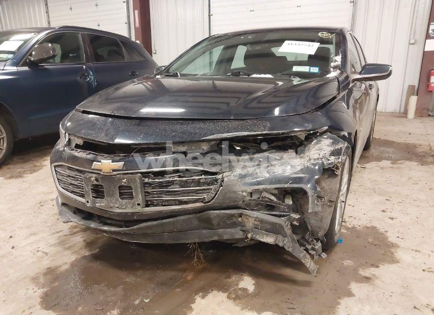 Photo 6 of 2018 Chevrolet Malibu LT (VIN 1G1ZD5ST1JF217841)