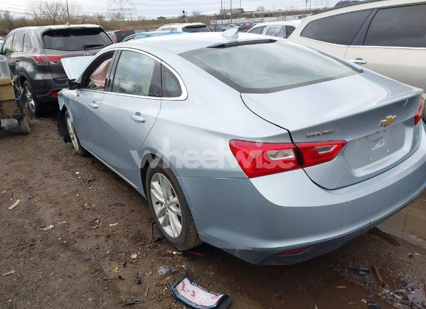Photo 3 of 2018 Chevrolet Malibu LT (VIN 1G1ZD5ST1JF220853)