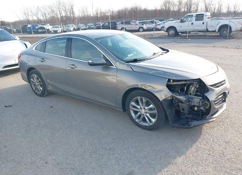 2018 Chevrolet Malibu LT (VIN 1G1ZD5ST1JF245476) main photo