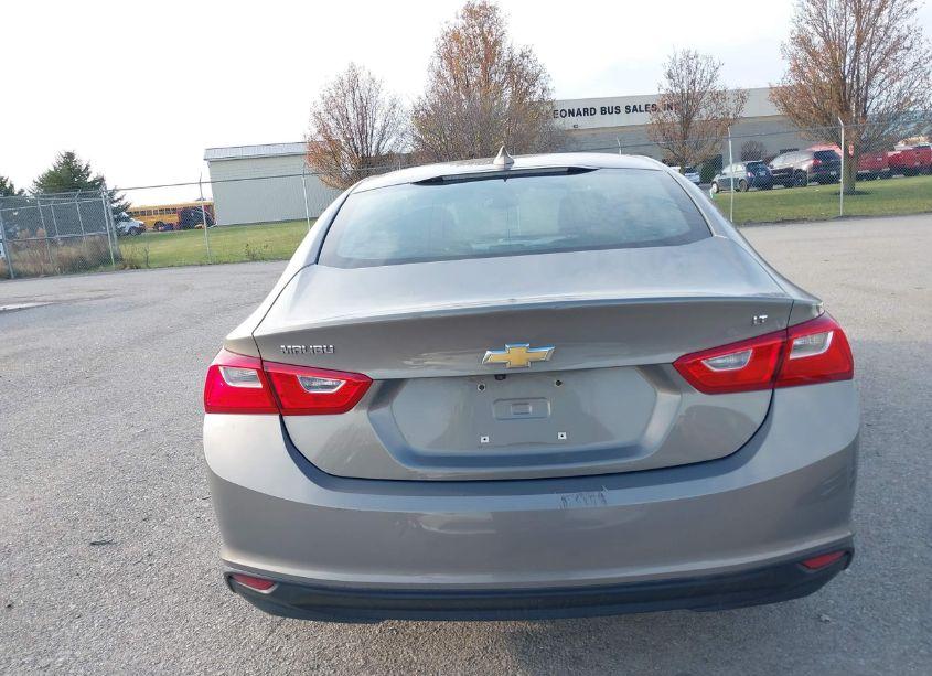Photo 16 of 2018 Chevrolet Malibu LT (VIN 1G1ZD5ST1JF245476)