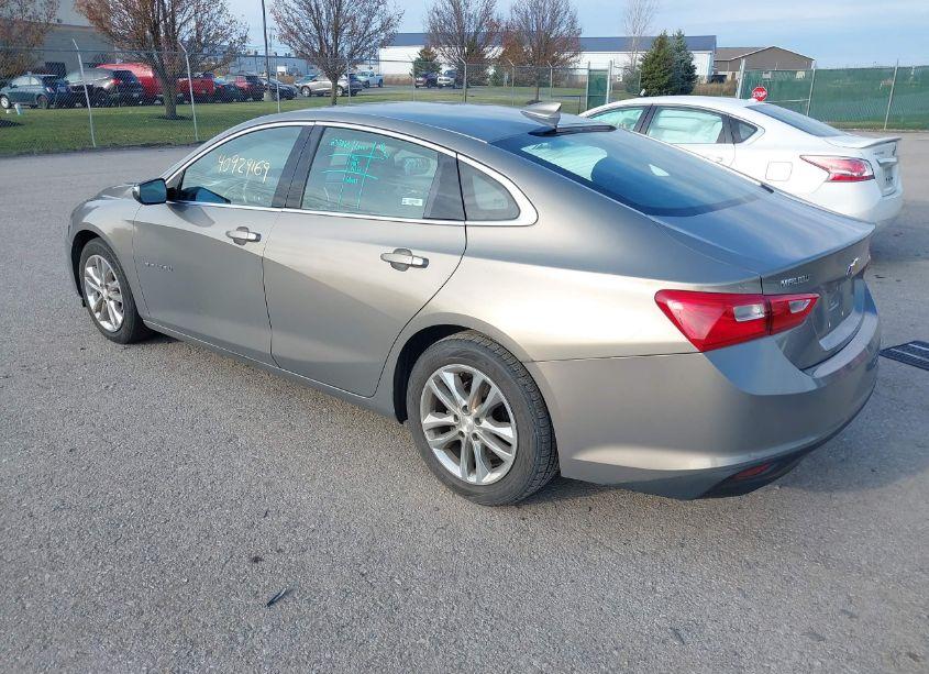 Photo 3 of 2018 Chevrolet Malibu LT (VIN 1G1ZD5ST1JF245476)