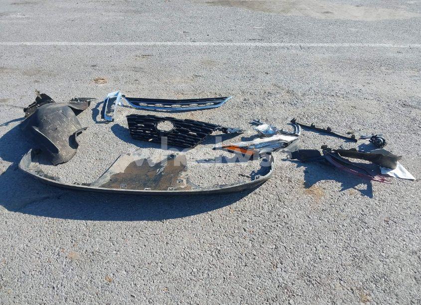 Photo 12 of 2018 Chevrolet Malibu LT (VIN 1G1ZD5ST1JF261841)