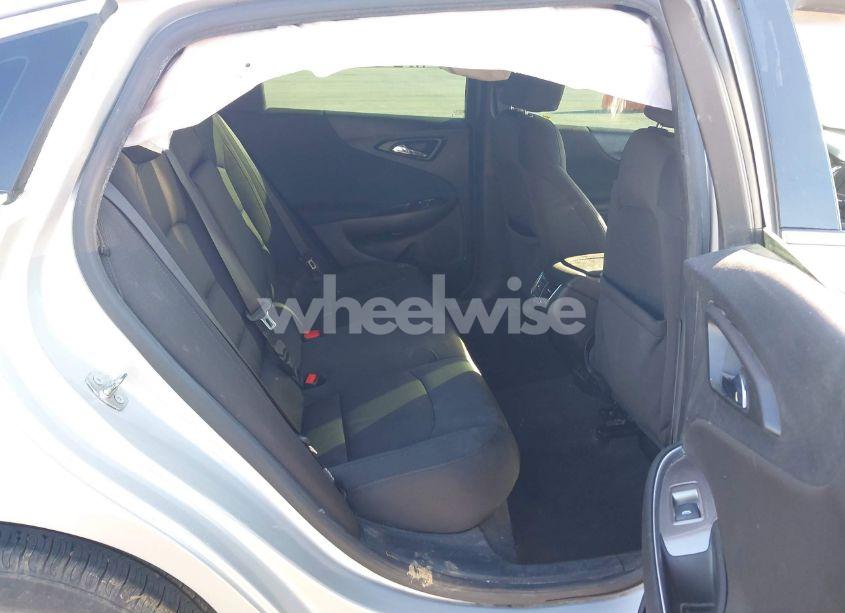 Photo 8 of 2018 Chevrolet Malibu LT (VIN 1G1ZD5ST1JF261841)