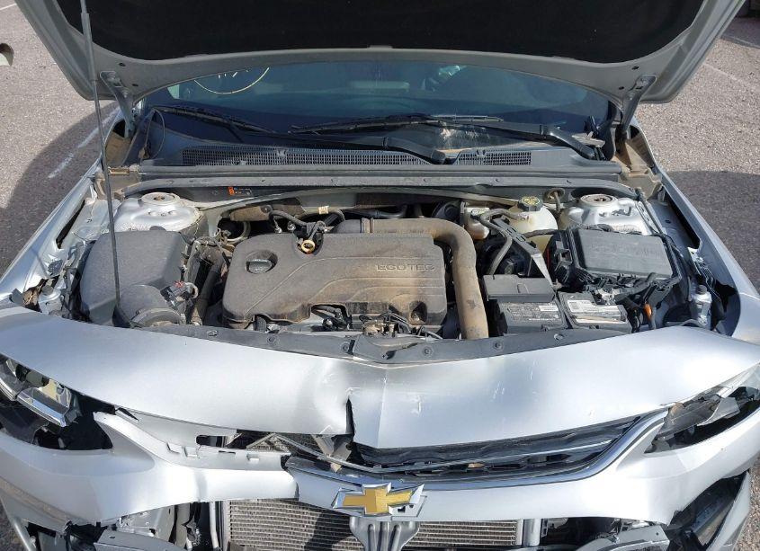 Photo 10 of 2018 Chevrolet Malibu LT (VIN 1G1ZD5ST1JF271611)