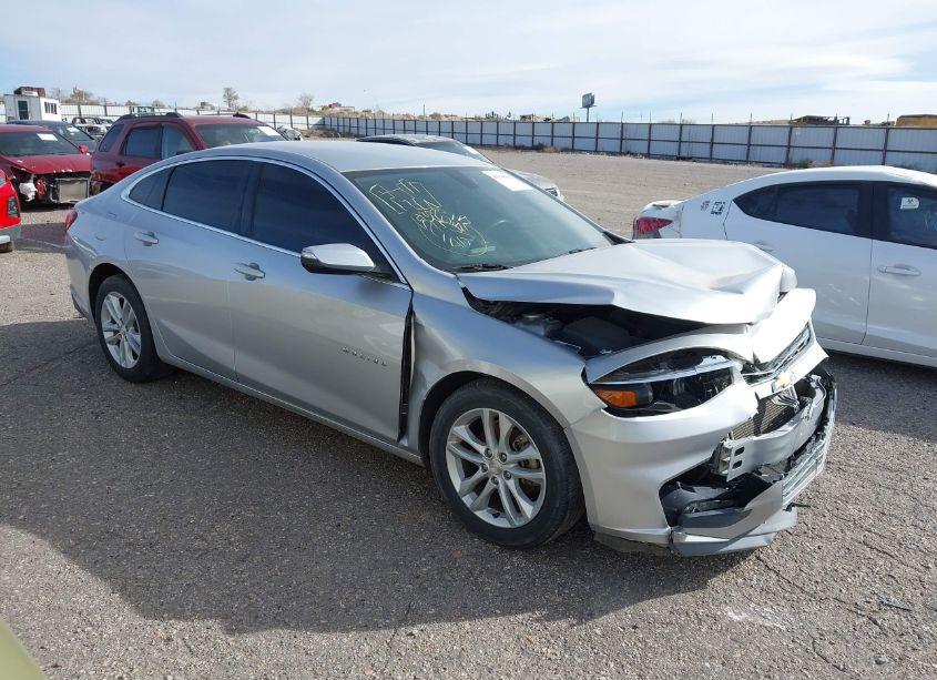 Photo 13 of 2018 Chevrolet Malibu LT (VIN 1G1ZD5ST1JF271611)
