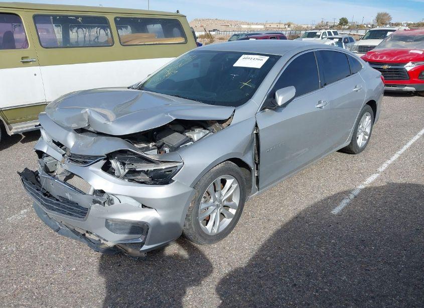 Photo 2 of 2018 Chevrolet Malibu LT (VIN 1G1ZD5ST1JF271611)