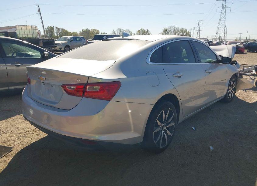 Photo 4 of 2018 Chevrolet Malibu LT (VIN 1G1ZD5ST1JF292121)