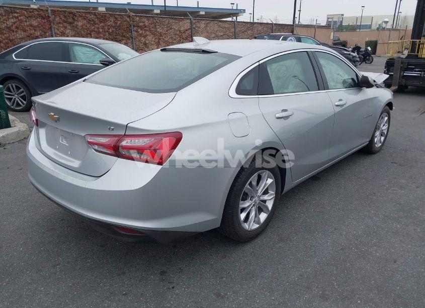 Photo 4 of 2019 Chevrolet Malibu LT (VIN 1G1ZD5ST1KF104876)