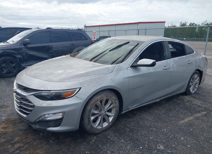 Photo 2 of 2019 Chevrolet Malibu LT (VIN 1G1ZD5ST1KF108183)