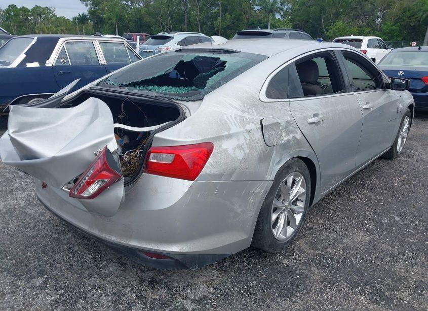 Photo 4 of 2019 Chevrolet Malibu LT (VIN 1G1ZD5ST1KF108183)