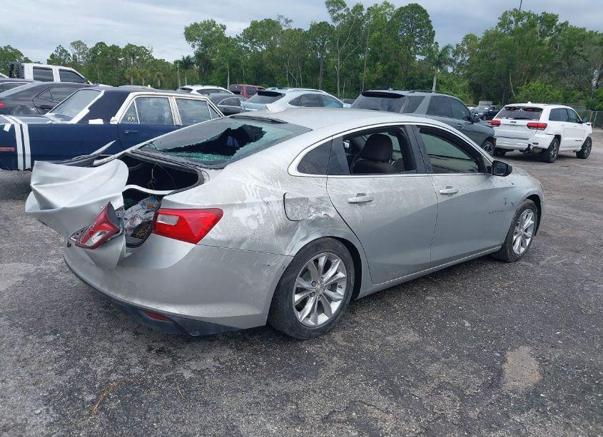 Photo 6 of 2019 Chevrolet Malibu LT (VIN 1G1ZD5ST1KF108183)