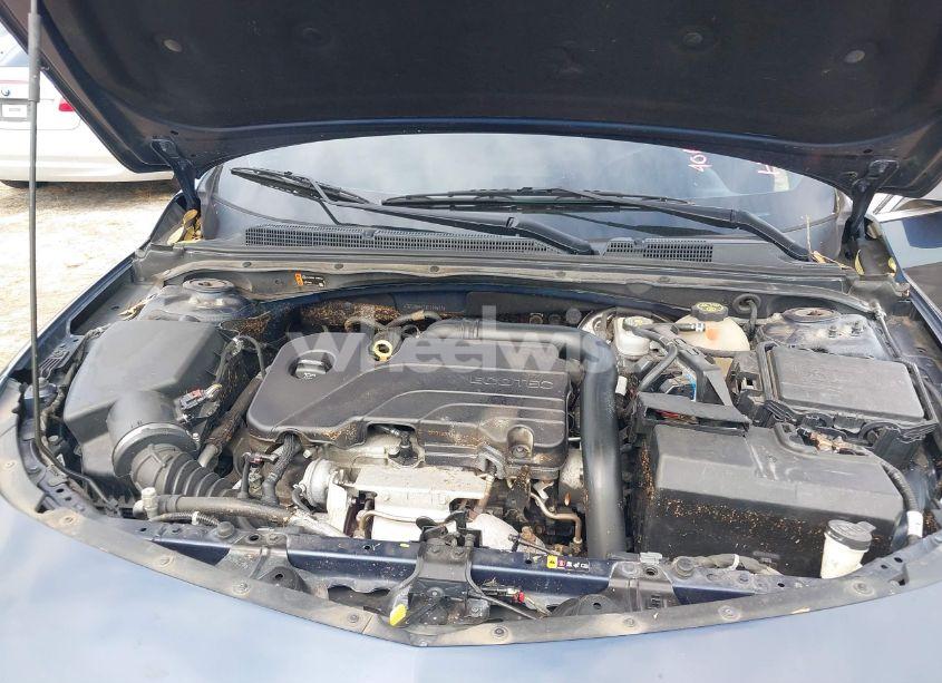 Photo 10 of 2019 Chevrolet Malibu LT (VIN 1G1ZD5ST1KF109527)