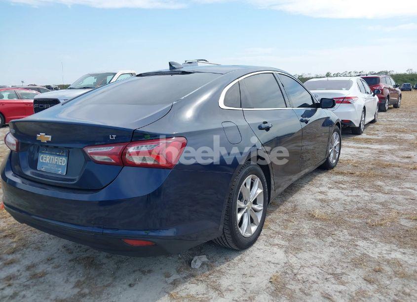 Photo 4 of 2019 Chevrolet Malibu LT (VIN 1G1ZD5ST1KF109527)