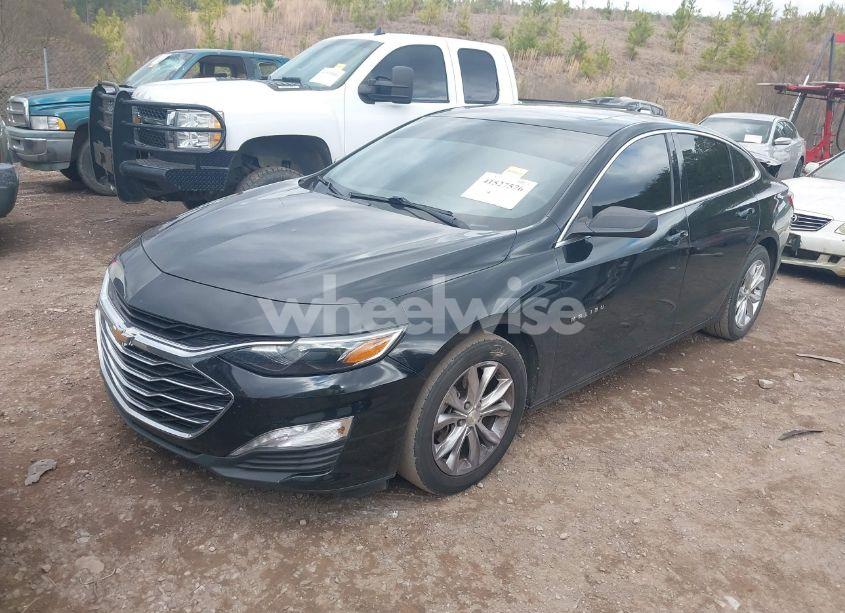 Photo 2 of 2019 Chevrolet Malibu LT (VIN 1G1ZD5ST1KF112413)