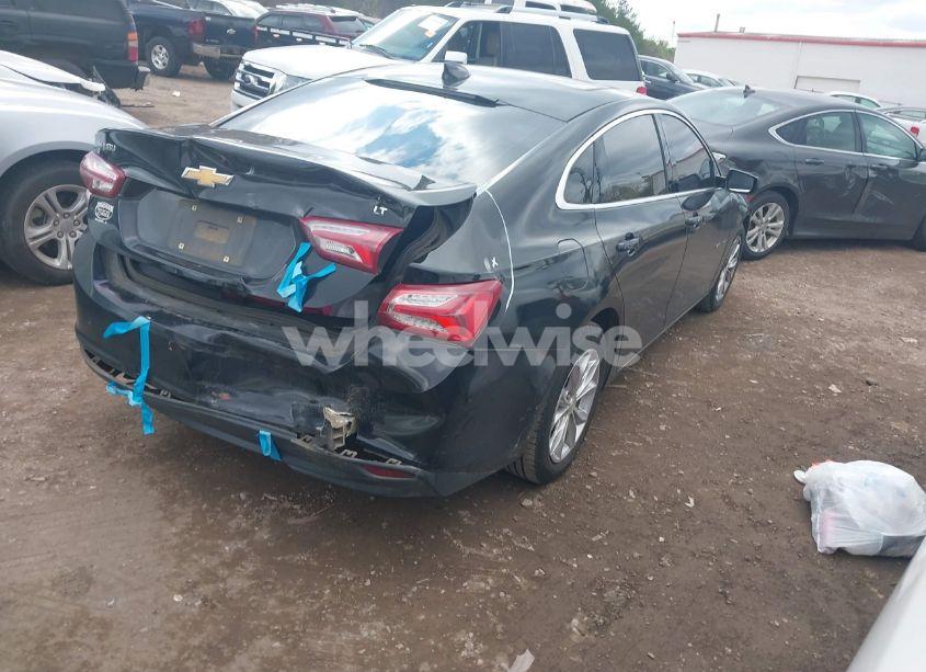 Photo 4 of 2019 Chevrolet Malibu LT (VIN 1G1ZD5ST1KF112413)