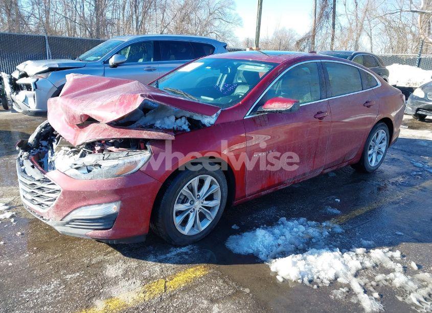 Photo 2 of 2019 Chevrolet Malibu LT (VIN 1G1ZD5ST1KF130930)