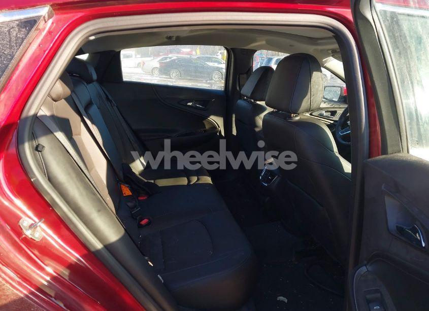 Photo 8 of 2019 Chevrolet Malibu LT (VIN 1G1ZD5ST1KF130930)