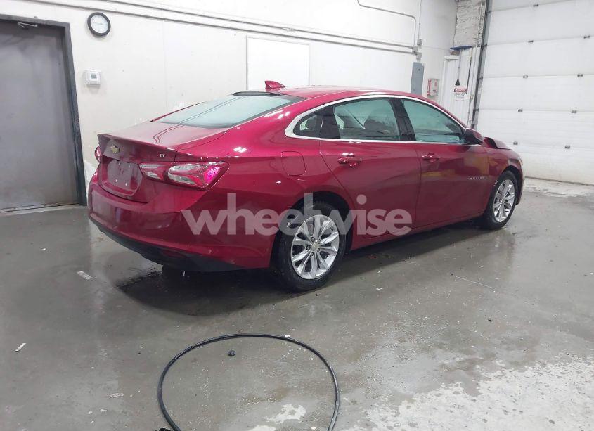 Photo 4 of 2019 Chevrolet Malibu LT (VIN 1G1ZD5ST1KF131981)