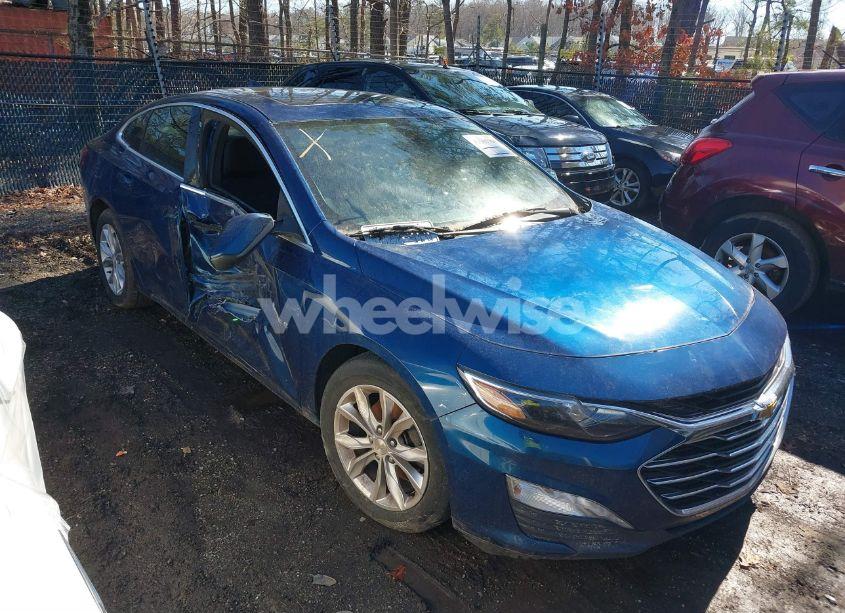 2019 Chevrolet Malibu LT (VIN 1G1ZD5ST1KF140390) main photo