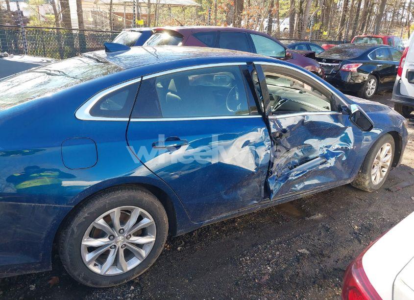Photo 6 of 2019 Chevrolet Malibu LT (VIN 1G1ZD5ST1KF140390)