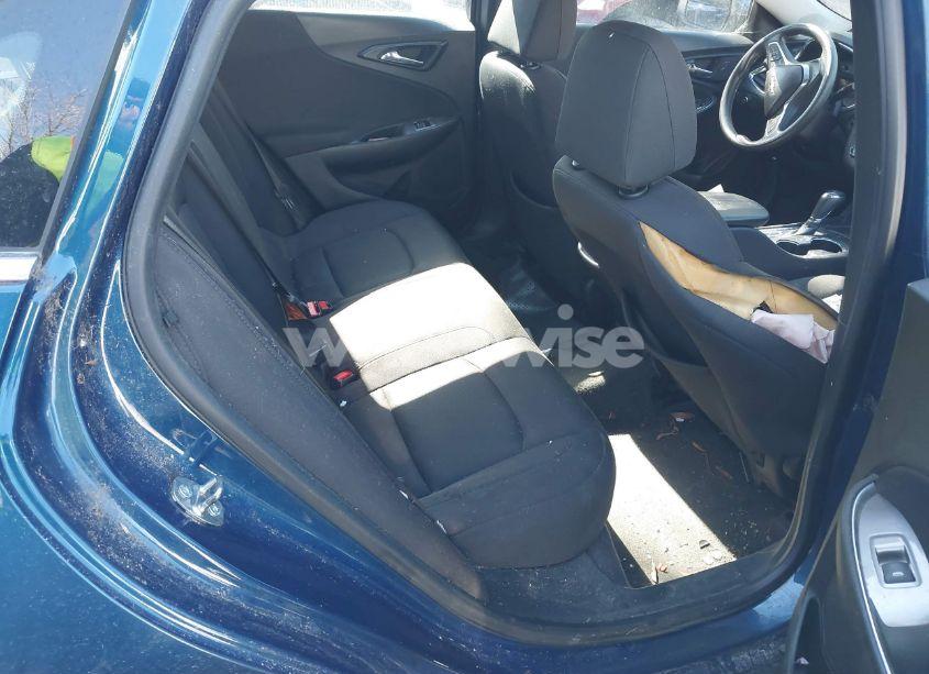 Photo 8 of 2019 Chevrolet Malibu LT (VIN 1G1ZD5ST1KF140390)