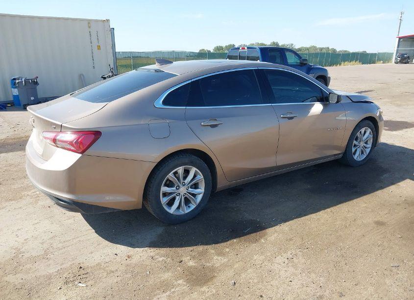 Photo 4 of 2019 Chevrolet Malibu LT (VIN 1G1ZD5ST1KF140406)