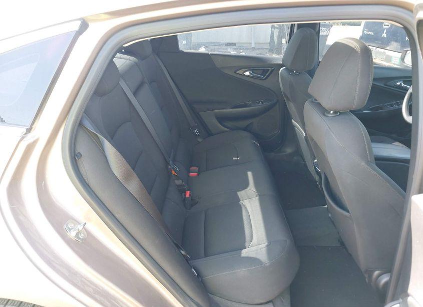 Photo 8 of 2019 Chevrolet Malibu LT (VIN 1G1ZD5ST1KF140406)