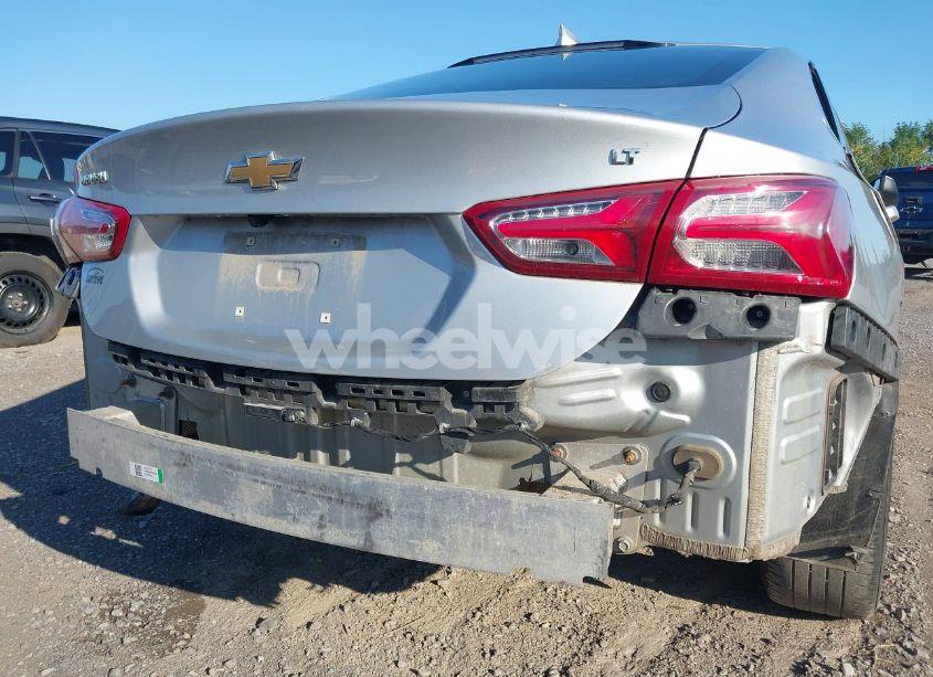 Photo 18 of 2019 Chevrolet Malibu LT (VIN 1G1ZD5ST1KF141572)