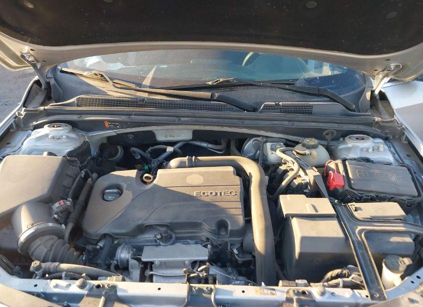 Photo 10 of 2019 Chevrolet Malibu LT (VIN 1G1ZD5ST1KF150031)