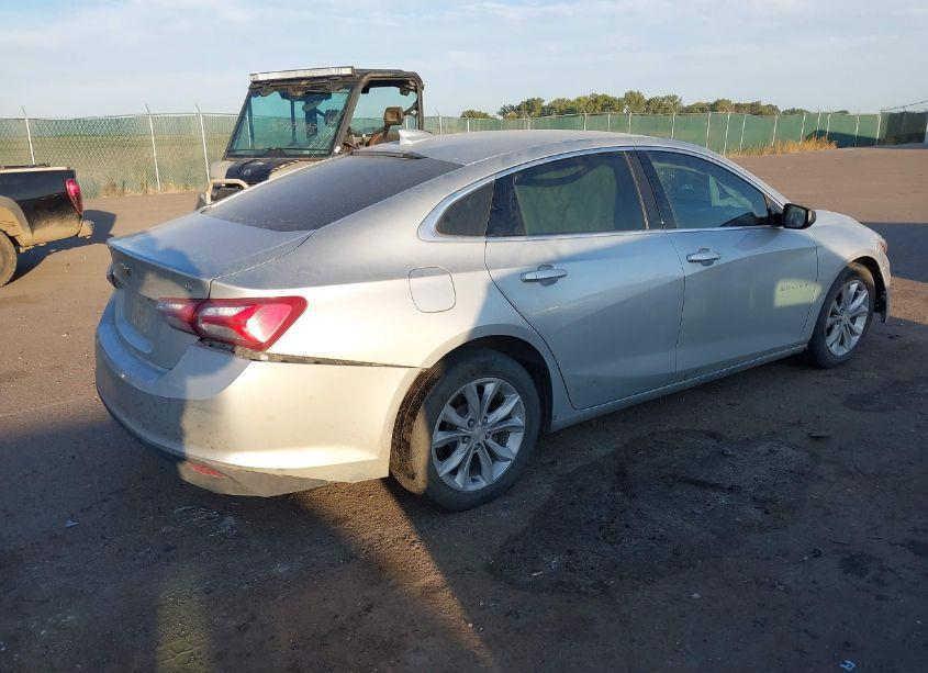 Photo 4 of 2019 Chevrolet Malibu LT (VIN 1G1ZD5ST1KF150031)