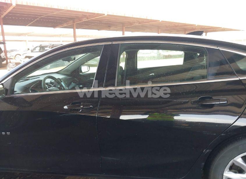 Photo 14 of 2019 Chevrolet Malibu LT (VIN 1G1ZD5ST1KF159991)