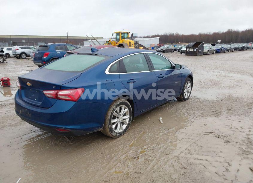 Photo 4 of 2019 Chevrolet Malibu LT (VIN 1G1ZD5ST1KF167251)