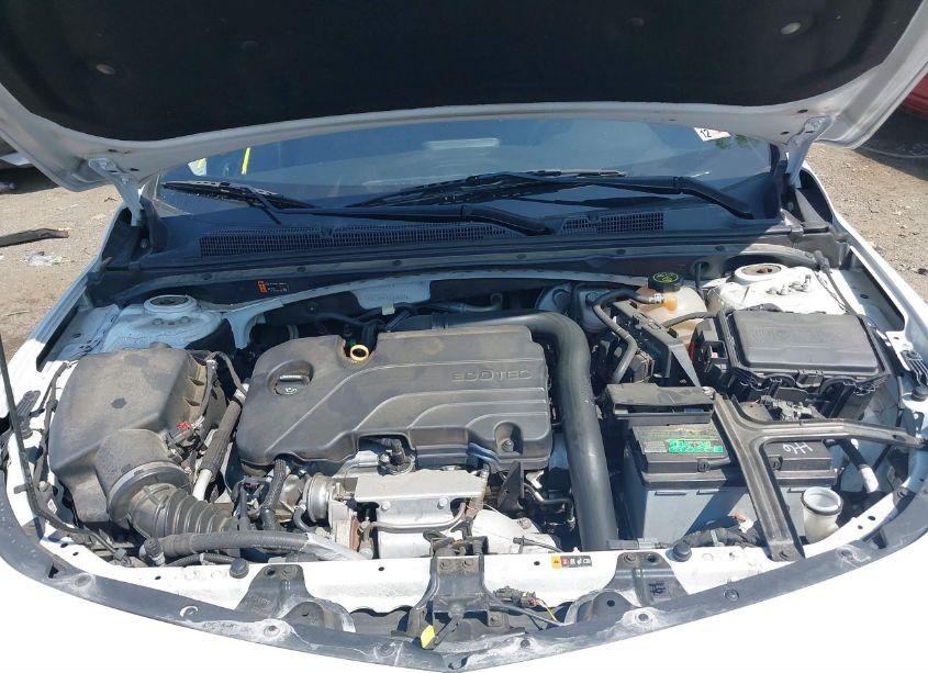 Photo 10 of 2019 Chevrolet Malibu LT (VIN 1G1ZD5ST1KF168061)