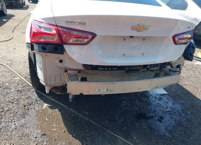 Photo 6 of 2019 Chevrolet Malibu LT (VIN 1G1ZD5ST1KF168061)