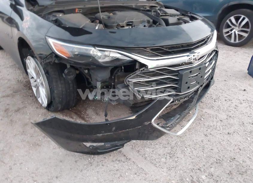 Photo 6 of 2019 Chevrolet Malibu LT (VIN 1G1ZD5ST1KF168108)