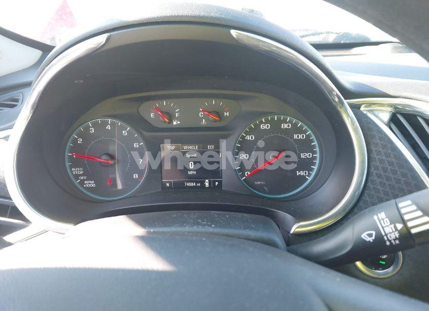 Photo 7 of 2019 Chevrolet Malibu LT (VIN 1G1ZD5ST1KF194126)