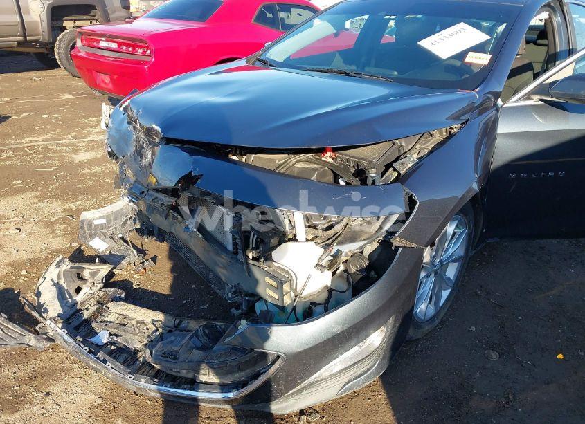 Photo 6 of 2019 Chevrolet Malibu LT (VIN 1G1ZD5ST1KF209837)