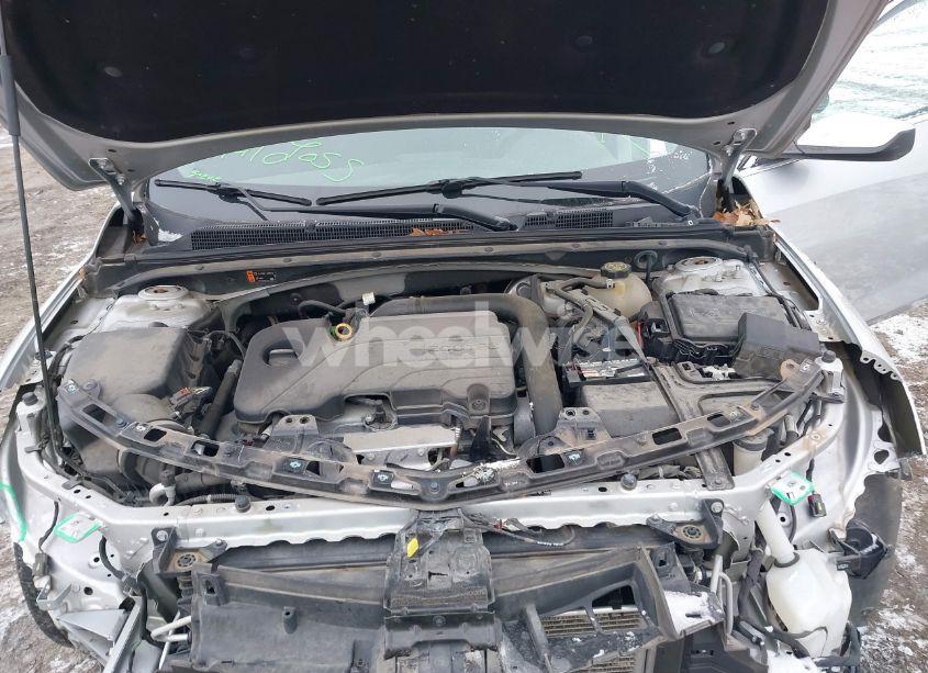 Photo 10 of 2020 Chevrolet Malibu FWD LT (VIN 1G1ZD5ST1LF001278)