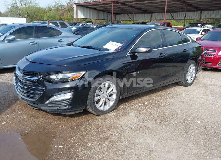 Photo 2 of 2020 Chevrolet Malibu FWD LT (VIN 1G1ZD5ST1LF008697)
